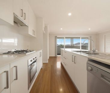 Lovely 2 Bedroom Home - Photo 2