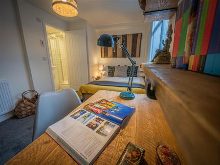 1 bedroom in a house share to rent - Photo 4