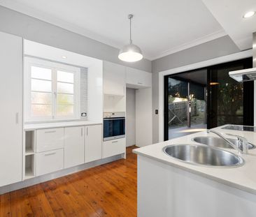 Entertainer's dream in heart of Kedron - Photo 6