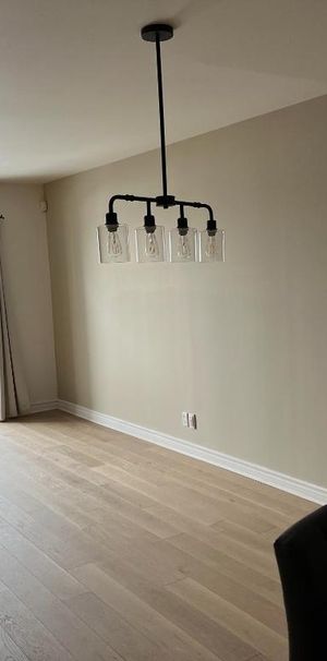 À louer (disponible immédiatement): Grand condo de 3 ½ semi-meublé à Laval - Photo 1