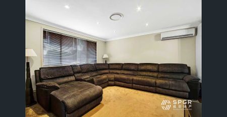 Modern 4 Beroom Home - Photo 2