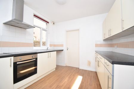 Terraced House to rent - South Road, Erith, DA8 - Photo 4