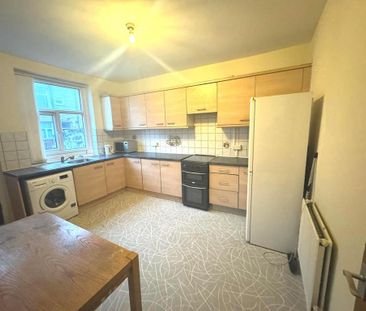 3 bedroom terraced house to rent - Photo 6