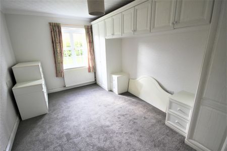 2 bedroom apartment to let - Photo 5