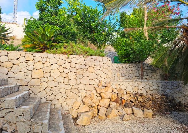 SPACIOUS VILLA FOR RENT FOR LONG TERM INCLUDING SUMMER