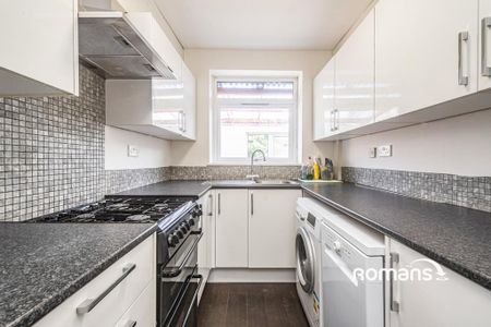 3 bedroom semi-detached house to rent - Photo 4