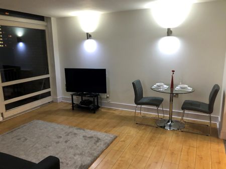 1 Bed Flat, Lowry House, E14 - Photo 3