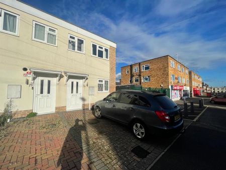 2 bedroom end of terrace house to rent - Photo 4