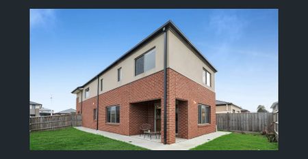 Spacious Double Storey - 4 Bedroom Family Home - Photo 5