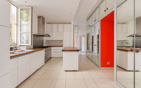 Location Appartement 4 pièces 127m² LYON 2ème - Photo 5