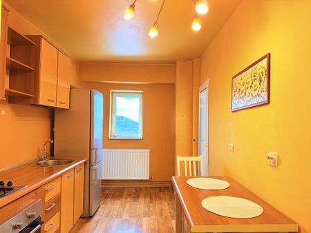 Inchiriere Apartament 2 Camere decomandat Centrul Civic zona Afi blocul Camera de Comert Brasov - Photo 2