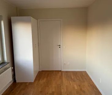 Private Room in Shared Apartment in Råsunda - Photo 5
