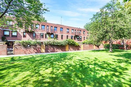 More Close, St. Paul's Court, Hammersmith, London, W14 - Photo 3