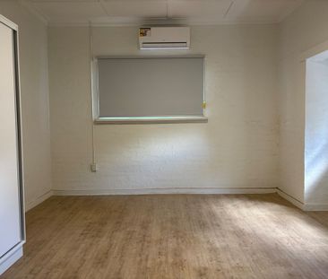 Renovated 4 Bedroom Home - Photo 4