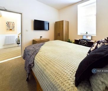 1 bedroom in a house share to rent - Photo 4