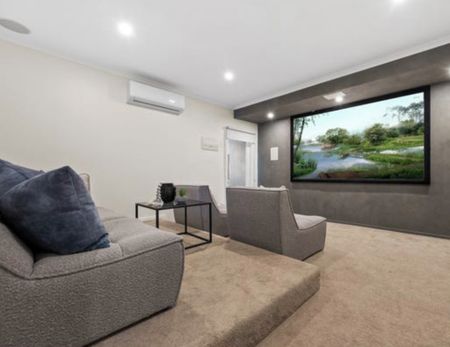 Resort Style 5 bedroom family home - Photo 2