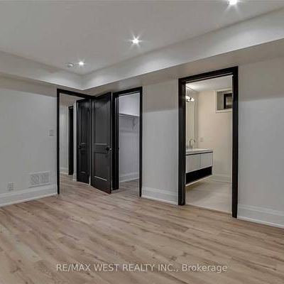 High ceilings feels brand new lots of natural light! - Photo 3