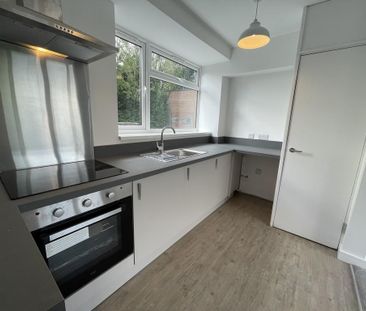 2 bedroom maisonette to rent - Photo 2