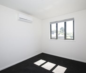 2/111 Willow Bend, Bulleen - Photo 5