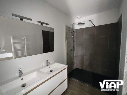 T3 DE 105 m² PROCHE PLACE DES CARMES - Photo 1