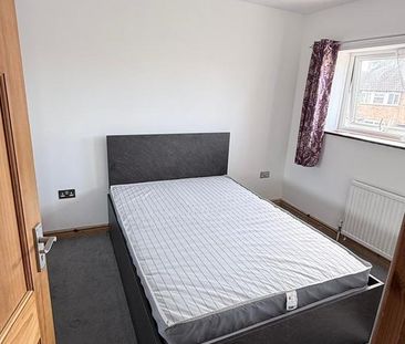 1 bedroom in a house share to rent - Photo 5