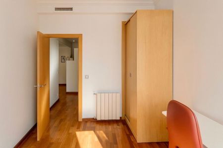 2 room luxury Flat for rent in Valencia - Photo 4