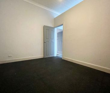 Tidy one bedroom house with sundrenched rear yard - Photo 3