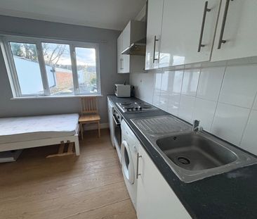 Studio Flat, Myddleton Road, N22 - Photo 4