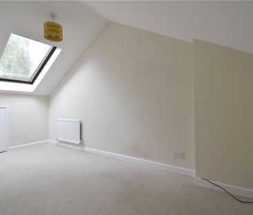 Well presented 3 bedroom terraced house situated in the heart of Ca... - Photo 4