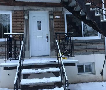 3 Bedroom - 2670 Rue Raudot, Montréal - Photo 2