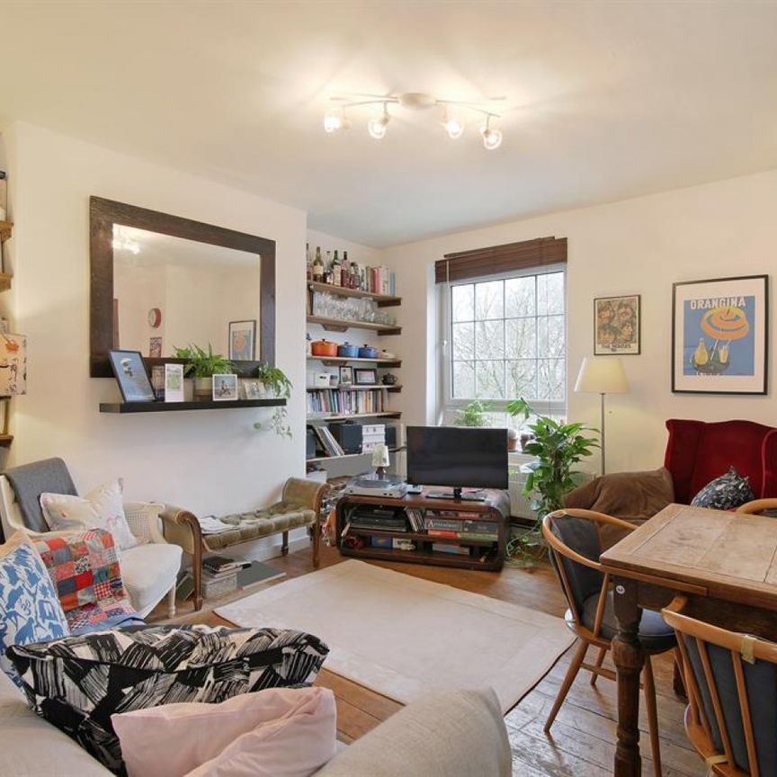 4 bedroom Flat To Let Total Size: 911 SQ FT - Photo 1