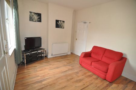5 bed Terraced - To Let - Photo 2