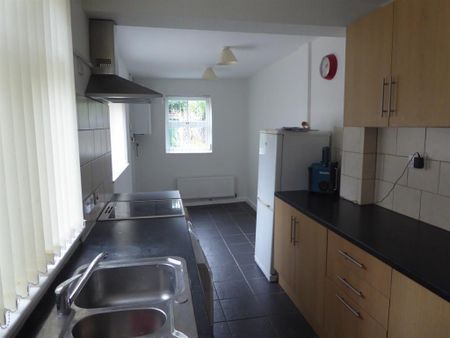 2 bedroom terraced house to rent - Photo 3