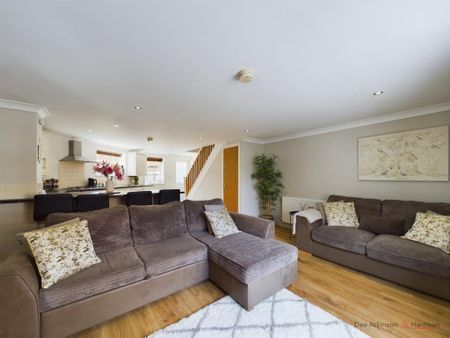 2 bedroom terraced house to rent - Photo 4