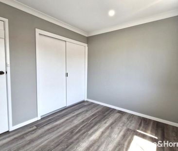 Beautifully Renovated Three Bedroom Family Home in Leumeah for Lease! - Photo 4