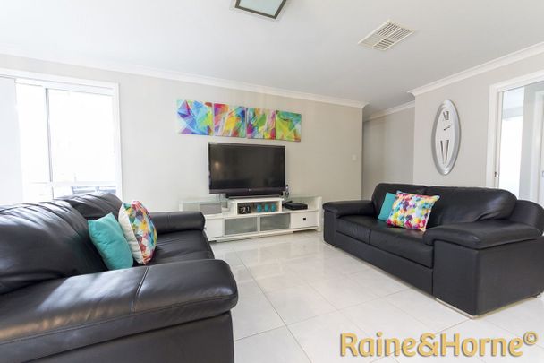 Great size family home - Photo 1