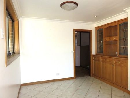 Family Home in Prime Location - Photo 4