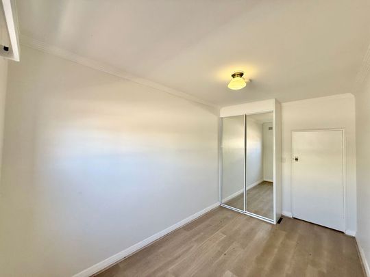 1/127 Tudor Street, Hamilton - Photo 1