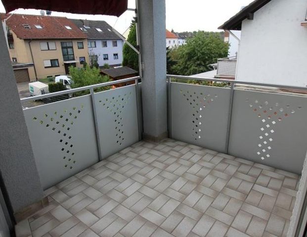 Helle 3 Zimmer Wohnung mit Balkon in ruhiger Lage - Foto 1