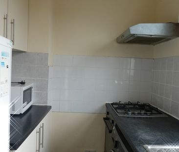 Room in a Shared Flat, Lower Broughton Road, M7 - Photo 2