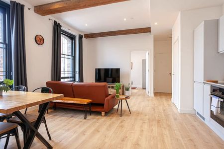 School Street - Photo 3