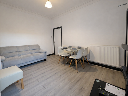 Boughey Road Room 1 - Photo 4