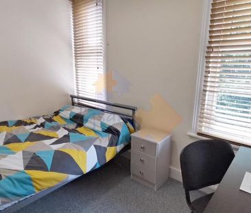 6 bedroom terraced house to rent - Photo 2