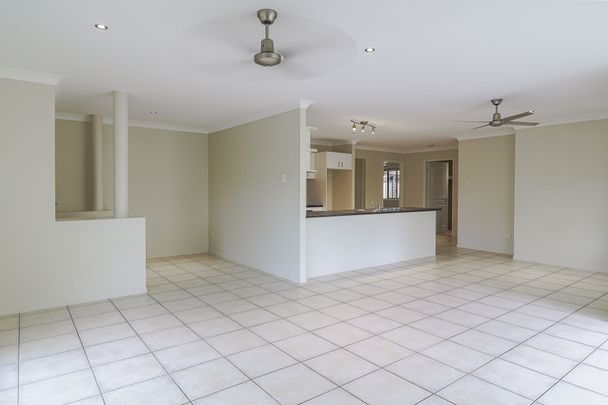 TIDY 3 BEDROOM DUPLEX WITH PRIVATE BACKYARD - Photo 1