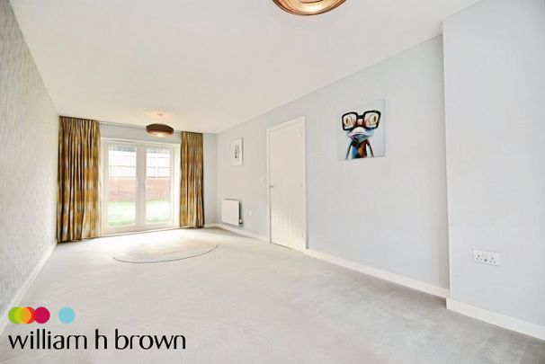 Holden Way, Colchester, Earls Colne - Photo 1