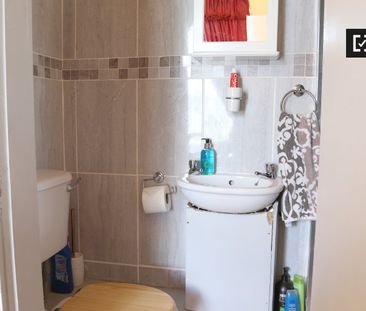 Stylish studio to rent in Dublin, Ireland - Photo 1