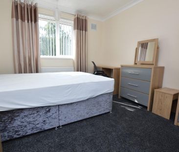 5 bedroom terraced house to rent - Photo 4