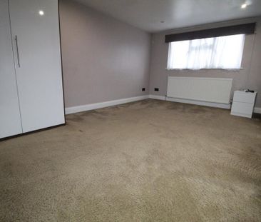 5 bedroom end of terrace house to rent - Photo 6