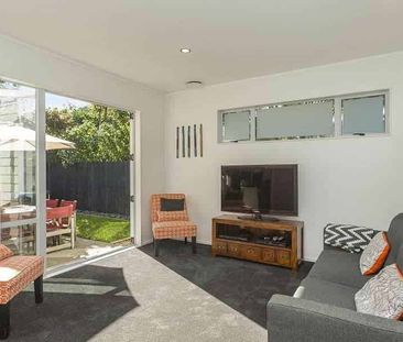Easy living in Mt Eden - Photo 1