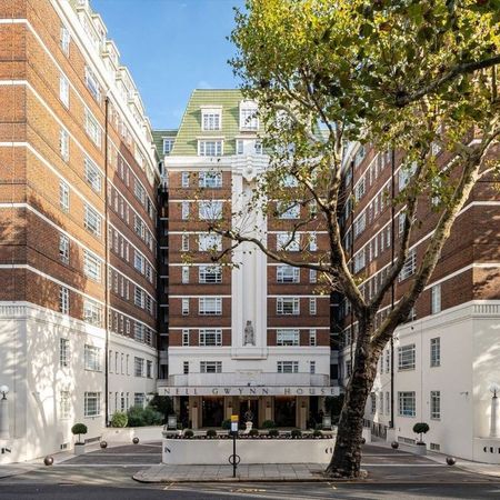 Sloane Avenue, SW3 3AX, London - Photo 4